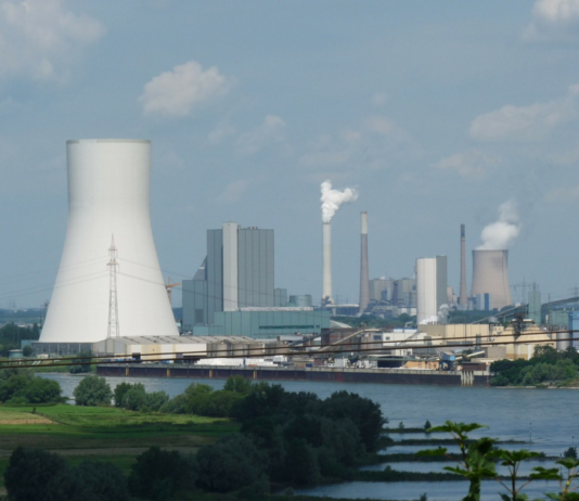 なぜ、昔は会社のためにと働いたか? 鍜治田流、現場への溶け込み方